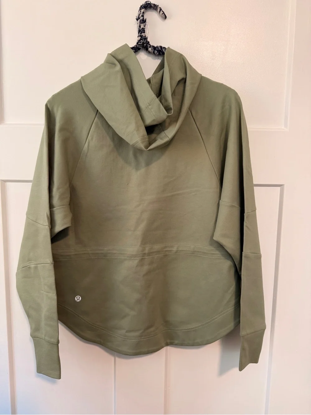 Lululemon Light Green Hoodie Kangaroo Pocket Thumbholes Size Small (estimated)